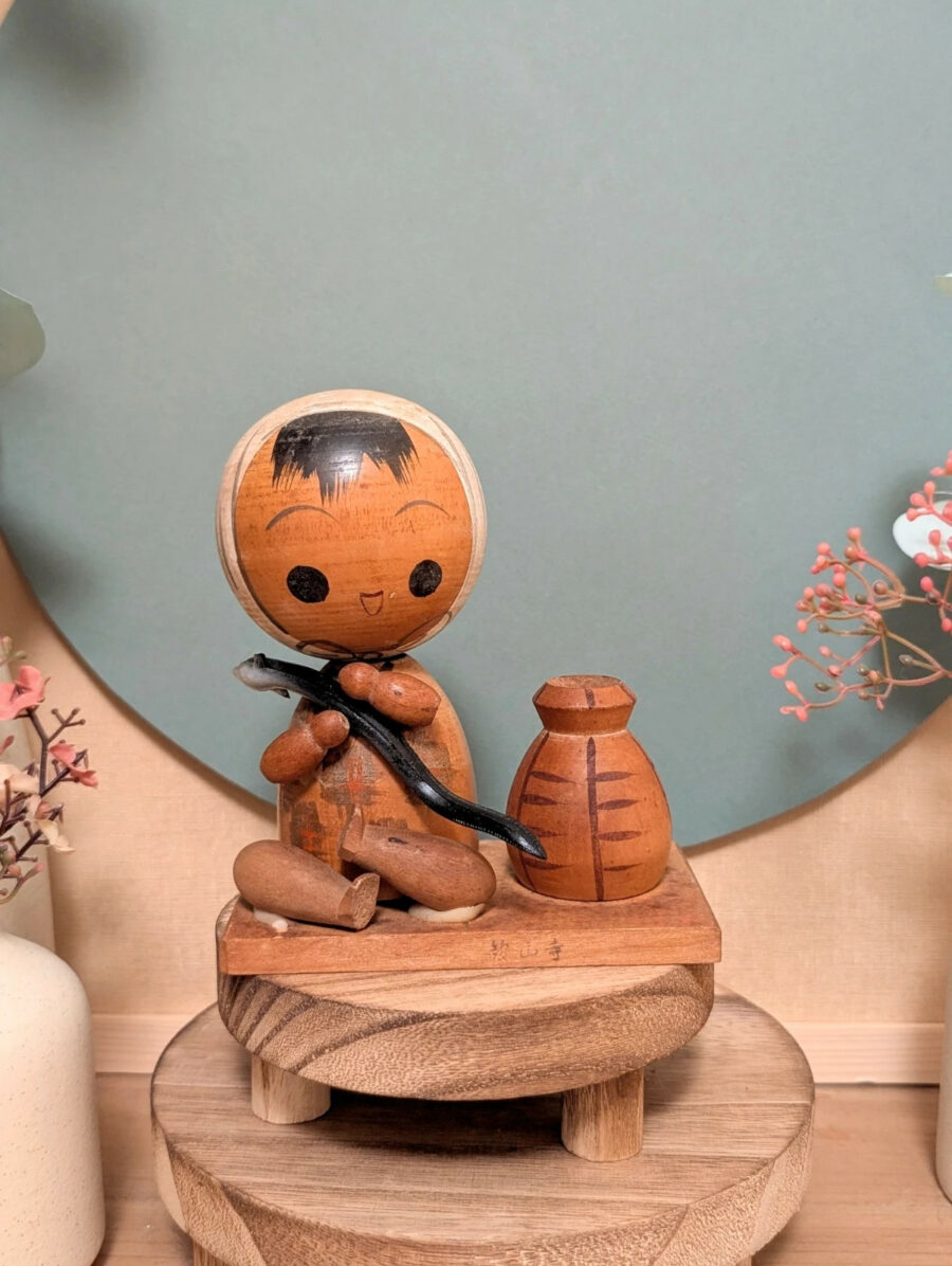 Kokeshi Omiyage - Enfant à l’Anguille (Unagi うなぎ) - photo 2