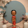 Kokeshi Shingata - Fleur rouge - photo 1
