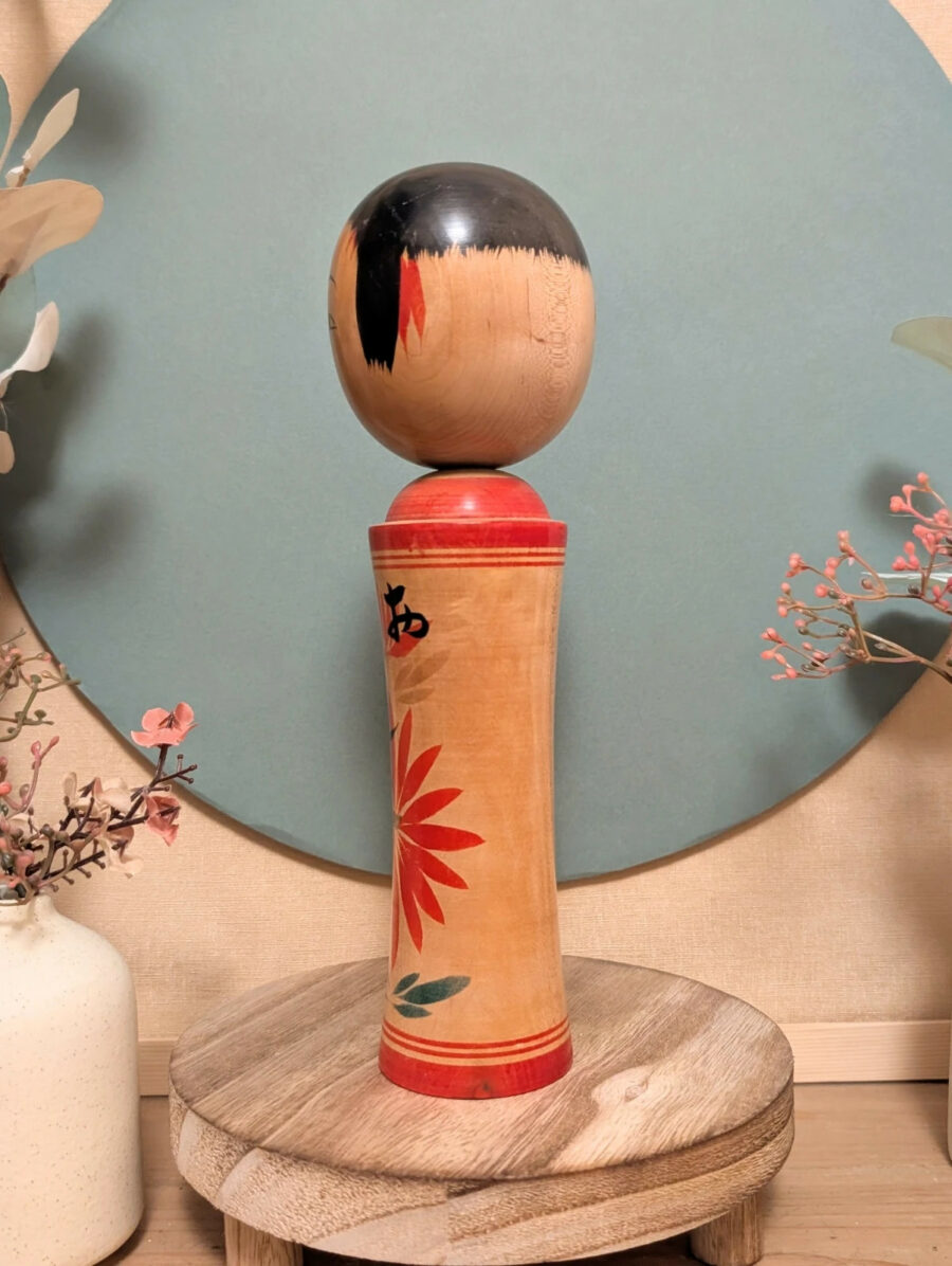 Kokeshi Shingata - Fleur rouge - photo 3