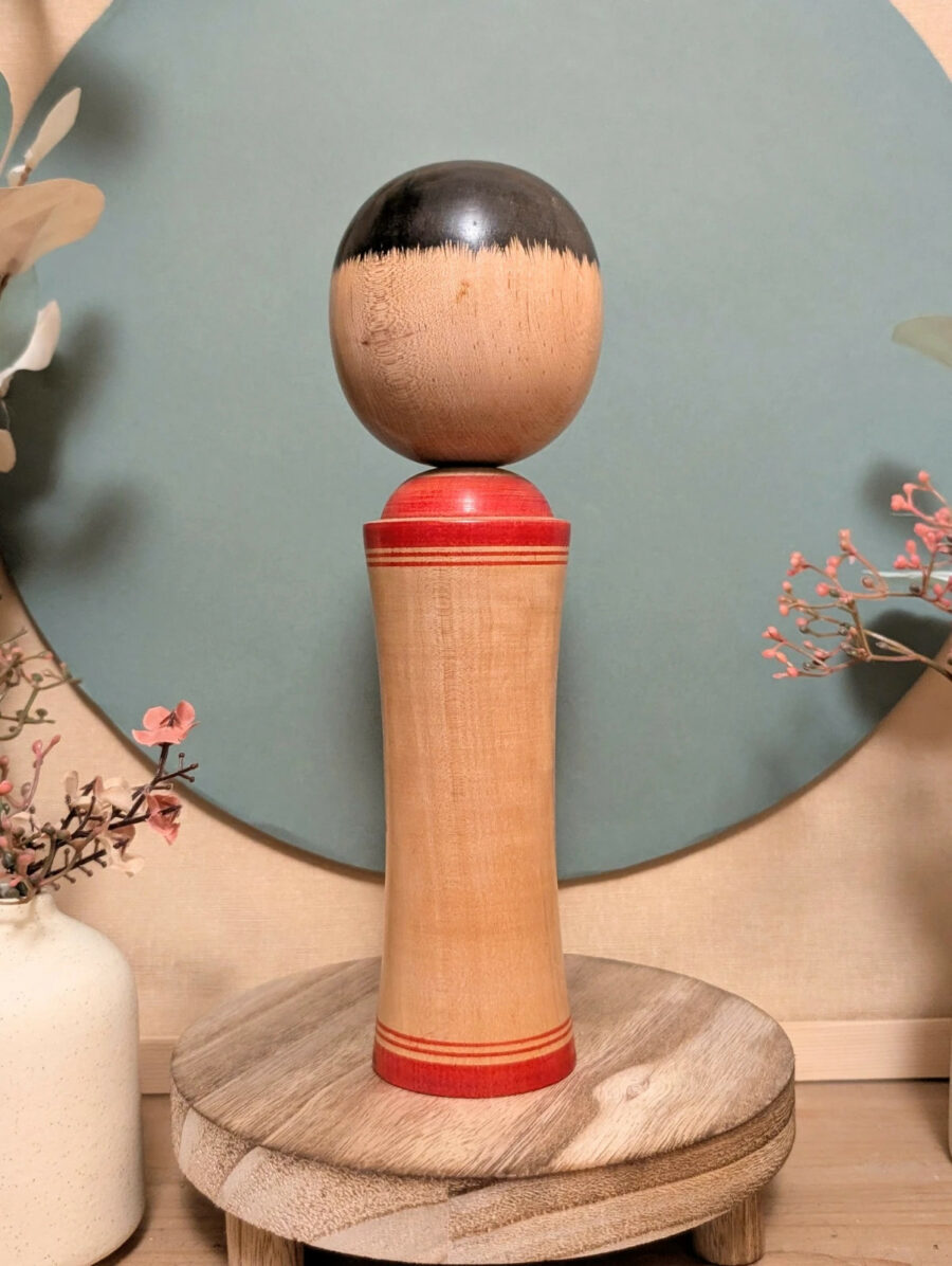 Kokeshi Shingata - Fleur rouge - photo 4