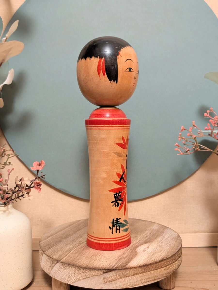 Kokeshi Shingata - Fleur rouge - photo 5