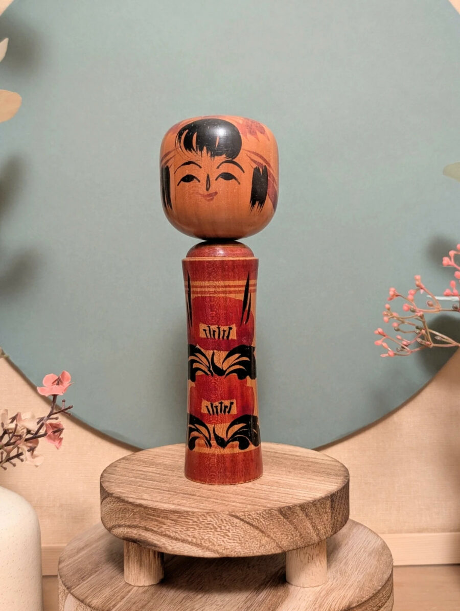 Kokeshi Shingata - Fleurs rouges et noires - photo 2