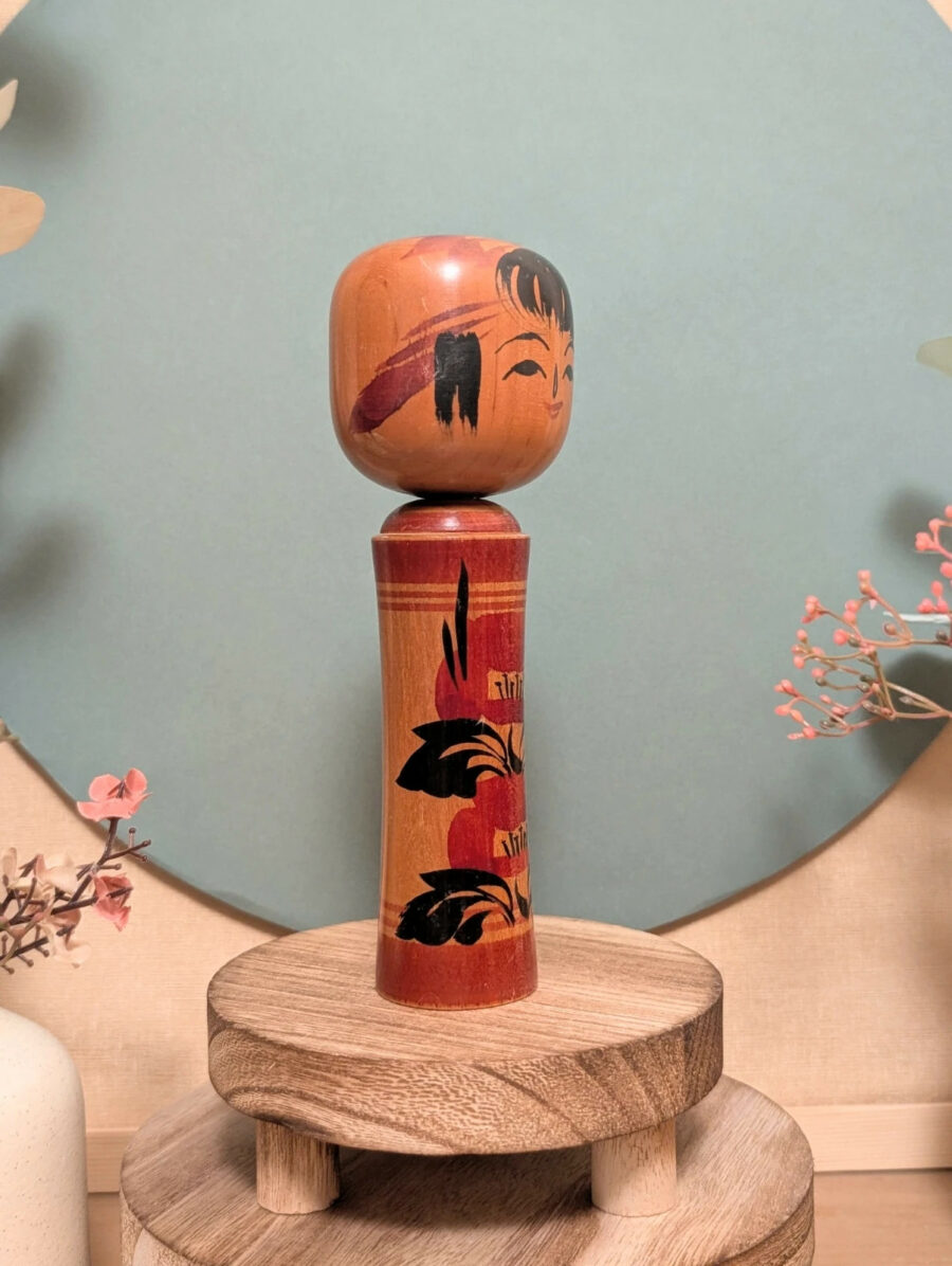Kokeshi Shingata - Fleurs rouges et noires - photo 5