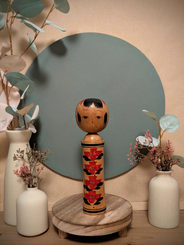 Kokeshi Shingata - Grandes Fleurs Rouges - photo 1