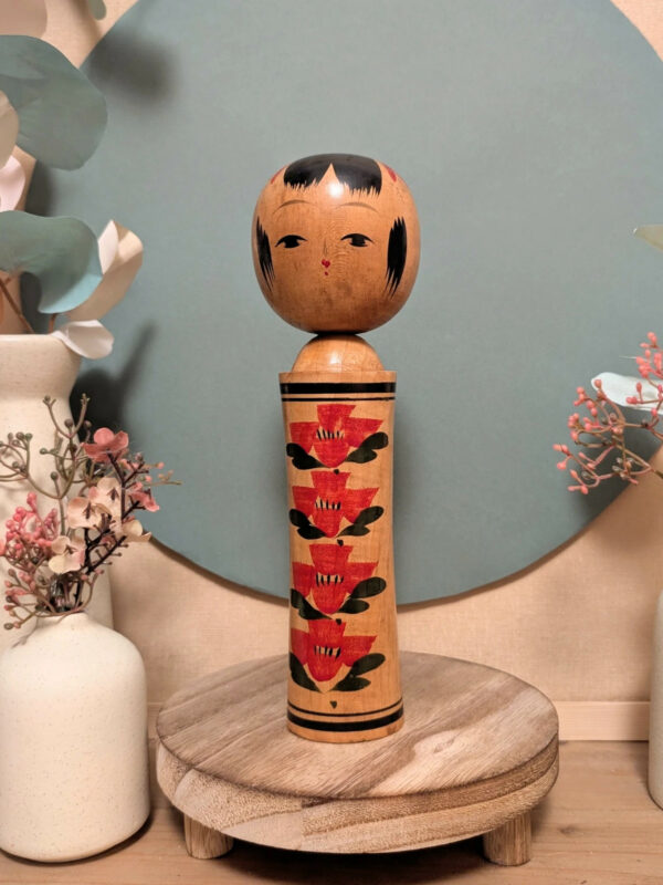 Kokeshi Shingata - Grandes Fleurs Rouges - photo 2