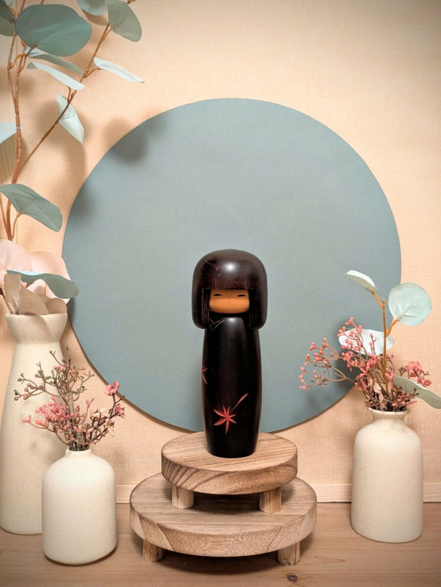 Kokeshi Sōsaku - Atelier USABURŌ 卯三郎 - Feuilles d’Érable - photo 1