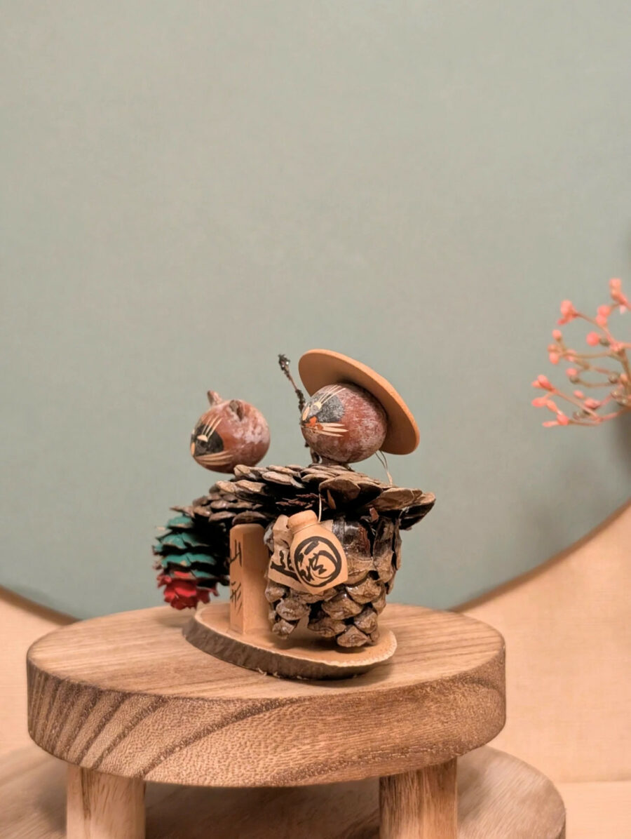 Tanuki Folklorique - Pommes de pin 狸 - photo 3